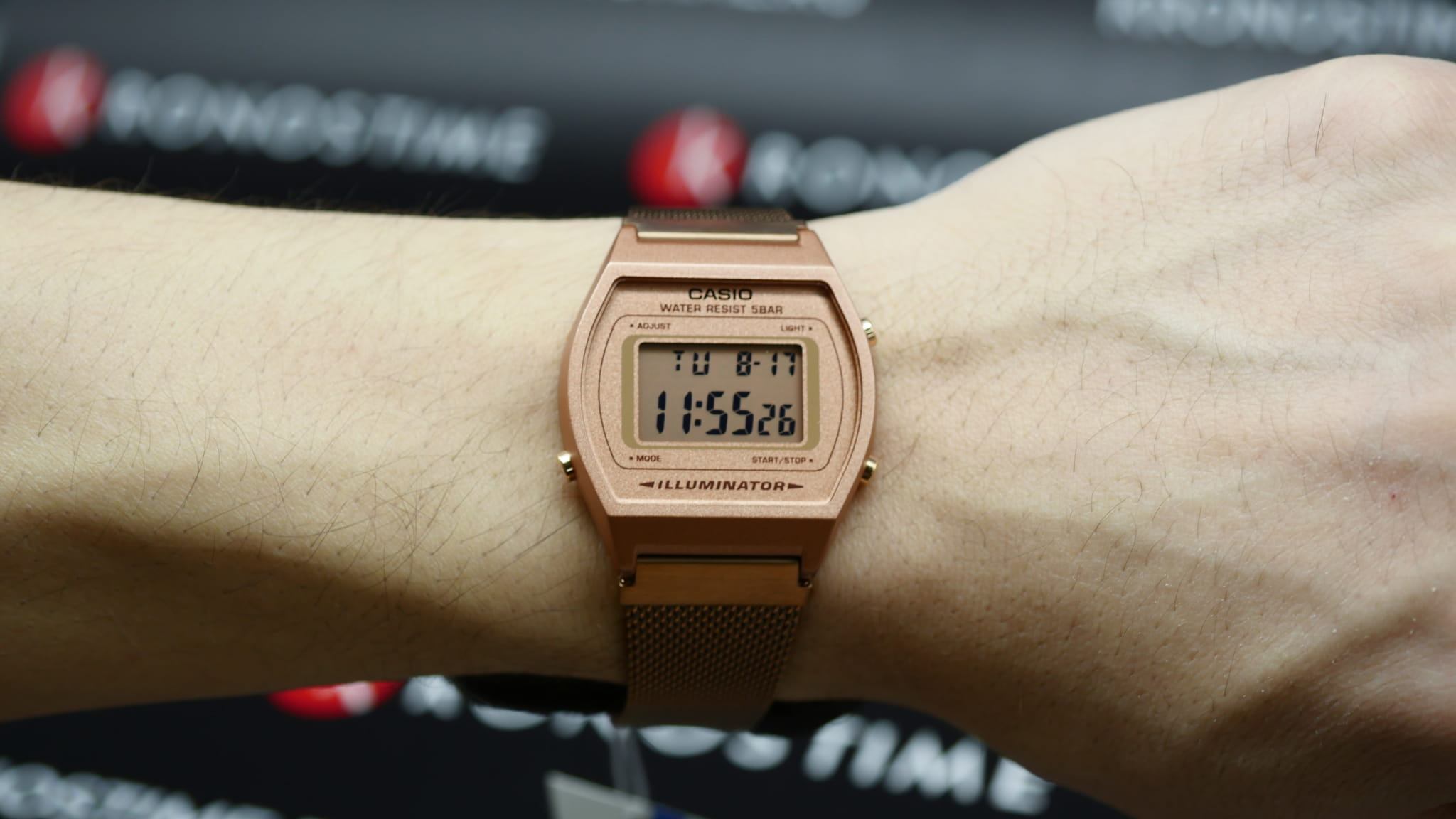 Casio Casio B640WMR-5AEF  — детали корпуса и сталь с ip покрытием